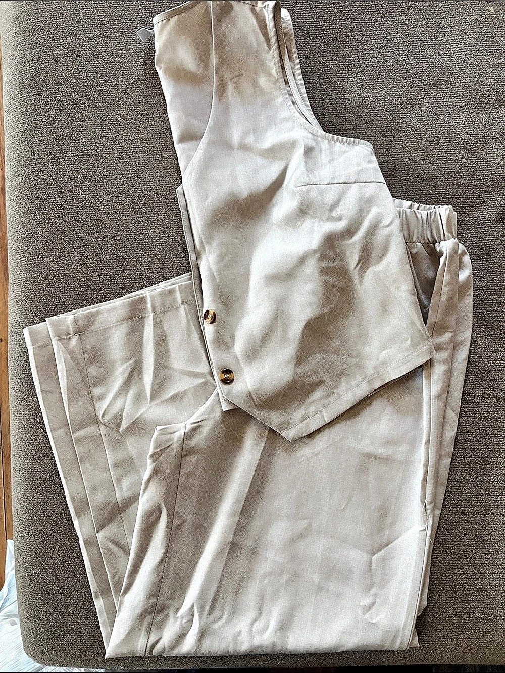 YOZY Cream Vest & Pants Set Size Large Like New